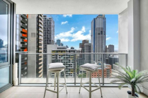 Comfy 2BR Apt Near Southern Cross with City Views